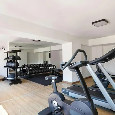 Le Meridien מלון 4*